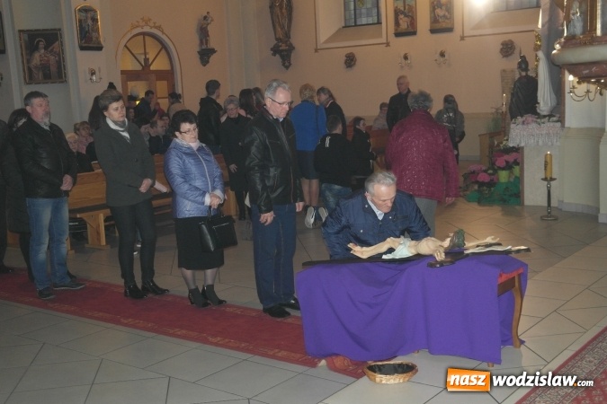 Zdjęcie w galerii na portalu naszwodzislaw.com: Wielki Piątek w Zawadzie. ZDJĘCIA  wiadomości z regionu