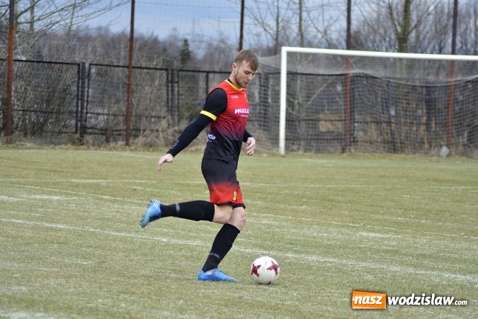 Zdjęcie w galerii na portalu naszwodzislaw.com: Odra Wodzisław vs. Płomień Połomia. Mecz przyniósł remis  wiadomości z regionu