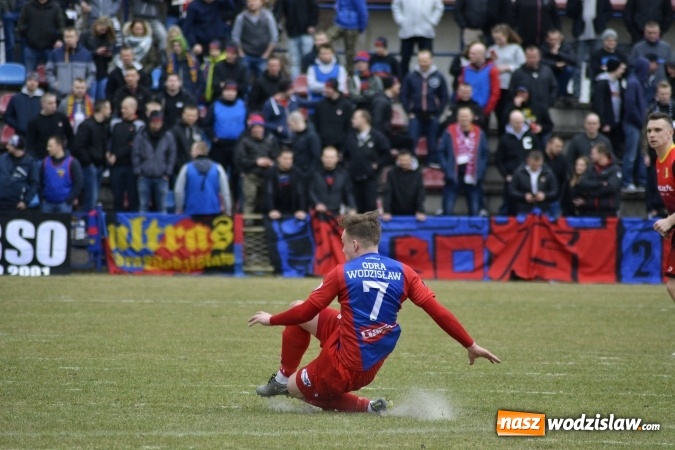 Zdjęcie w galerii na portalu naszwodzislaw.com: Odra Wodzisław vs. Płomień Połomia. Mecz przyniósł remis  wiadomości z regionu