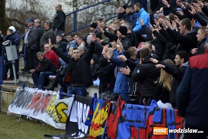 Zdjęcie w galerii na portalu naszwodzislaw.com: Odra Wodzisław vs. Płomień Połomia. Mecz przyniósł remis  wiadomości z regionu