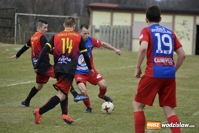 Zdjęcie w galerii na portalu naszwodzislaw.com: Odra Wodzisław vs. Płomień Połomia. Mecz przyniósł remis  wiadomości z regionu