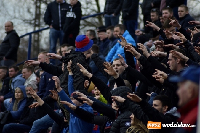 Zdjęcie w galerii na portalu naszwodzislaw.com: Odra Wodzisław vs. Płomień Połomia. Mecz przyniósł remis  wiadomości z regionu
