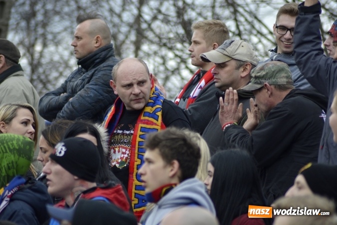 Zdjęcie w galerii na portalu naszwodzislaw.com: Odra Wodzisław vs. Płomień Połomia. Mecz przyniósł remis  wiadomości z regionu