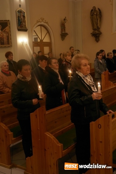 Zdjęcie w galerii na portalu naszwodzislaw.com: Wielka Sobota w parafii Podwyższenia Krzyża Świętego w Wodzisławiu Śląskim - Zawadzie  wiadomości z regionu