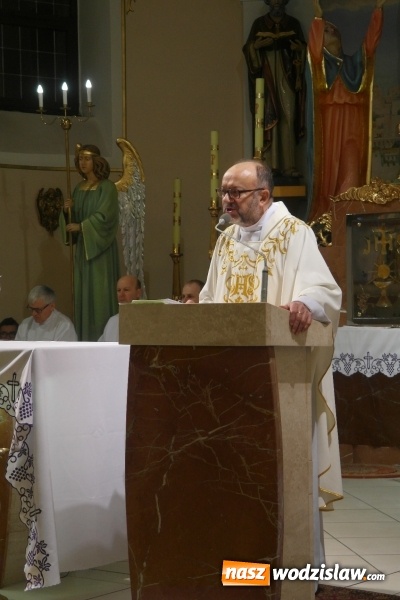 Zdjęcie w galerii na portalu naszwodzislaw.com: Wielka Sobota w parafii Podwyższenia Krzyża Świętego w Wodzisławiu Śląskim - Zawadzie  wiadomości z regionu