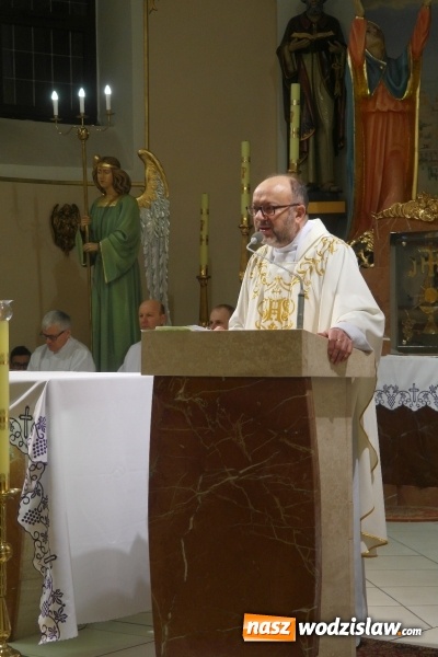Zdjęcie w galerii na portalu naszwodzislaw.com: Wielka Sobota w parafii Podwyższenia Krzyża Świętego w Wodzisławiu Śląskim - Zawadzie  wiadomości z regionu