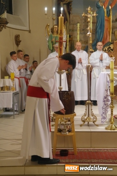 Zdjęcie w galerii na portalu naszwodzislaw.com: Wielka Sobota w parafii Podwyższenia Krzyża Świętego w Wodzisławiu Śląskim - Zawadzie  wiadomości z regionu