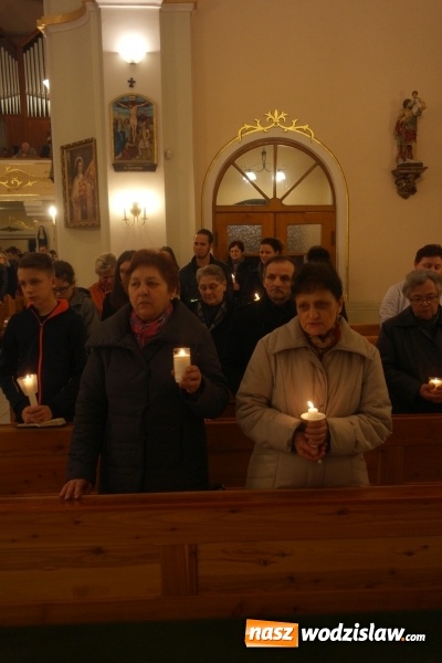 Zdjęcie w galerii na portalu naszwodzislaw.com: Wielka Sobota w parafii Podwyższenia Krzyża Świętego w Wodzisławiu Śląskim - Zawadzie  wiadomości z regionu