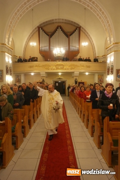 Zdjęcie w galerii na portalu naszwodzislaw.com: Wielka Sobota w parafii Podwyższenia Krzyża Świętego w Wodzisławiu Śląskim - Zawadzie  wiadomości z regionu