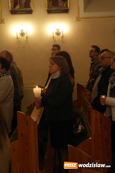 Zdjęcie w galerii na portalu naszwodzislaw.com: Wielka Sobota w parafii Podwyższenia Krzyża Świętego w Wodzisławiu Śląskim - Zawadzie  wiadomości z regionu