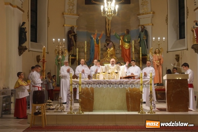 Zdjęcie w galerii na portalu naszwodzislaw.com: Wielka Sobota w parafii Podwyższenia Krzyża Świętego w Wodzisławiu Śląskim - Zawadzie  wiadomości z regionu