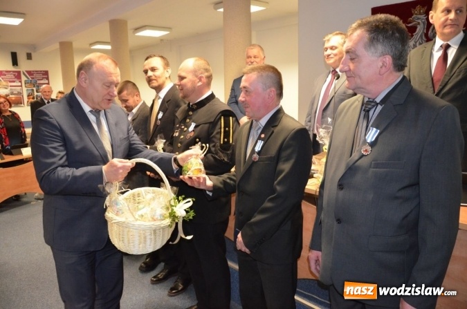 Zdjęcie w galerii na portalu naszwodzislaw.com: Powiat ponownie z tytułem Lider Edukacji Samorządowej. Otrzyma go w maju  wiadomości z regionu