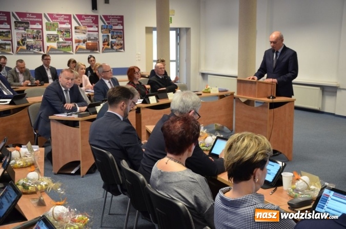 Zdjęcie w galerii na portalu naszwodzislaw.com: Powiat ponownie z tytułem Lider Edukacji Samorządowej. Otrzyma go w maju  wiadomości z regionu