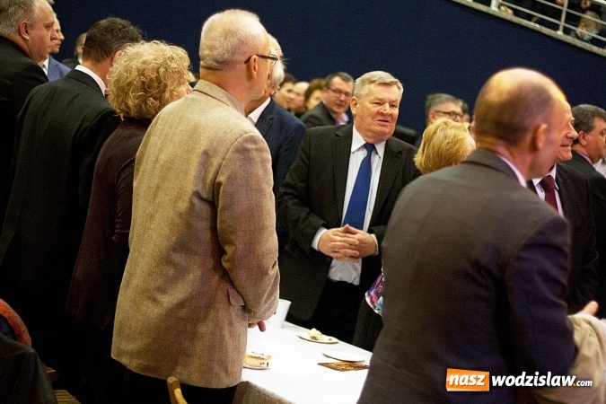 Zdjęcie w galerii na portalu naszwodzislaw.com: Ks. Jerzy Szymik już oficjalnie honorowym obywatelem miasta Pszów. ZDJĘCIA  wiadomości z regionu