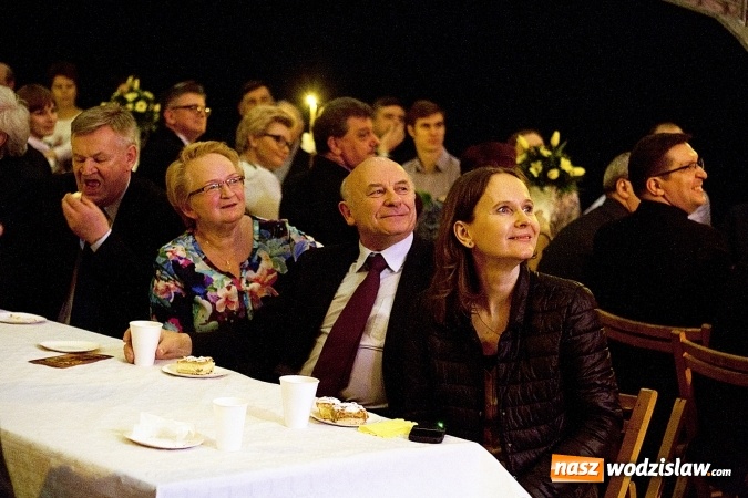 Zdjęcie w galerii na portalu naszwodzislaw.com: Ks. Jerzy Szymik już oficjalnie honorowym obywatelem miasta Pszów. ZDJĘCIA  wiadomości z regionu