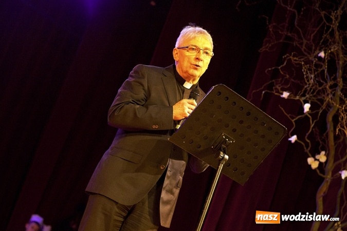 Zdjęcie w galerii na portalu naszwodzislaw.com: Ks. Jerzy Szymik już oficjalnie honorowym obywatelem miasta Pszów. ZDJĘCIA  wiadomości z regionu