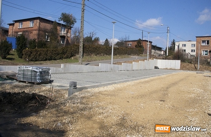 Zdjęcie w galerii na portalu naszwodzislaw.com: Parking przy tężni coraz bliżej ukończenia  wiadomości z regionu