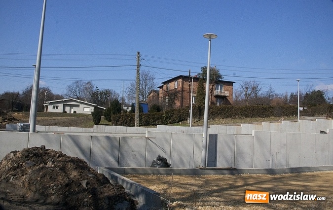Zdjęcie w galerii na portalu naszwodzislaw.com: Parking przy tężni coraz bliżej ukończenia  wiadomości z regionu