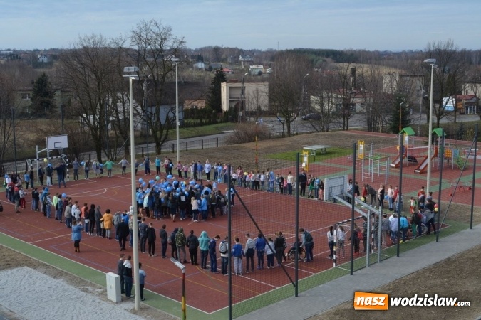 Zdjęcie w galerii na portalu naszwodzislaw.com: W Wodzisławiu świętowali dzień przyjaźni i tolerancji dla autyzmu  wiadomości z regionu