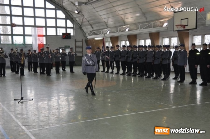 Zdjęcie w galerii na portalu naszwodzislaw.com: Śląski garnizon zasiliło dwudziestu nowych policjantów. Kiedy kolejny nabór do służby? wiadomości z regionu