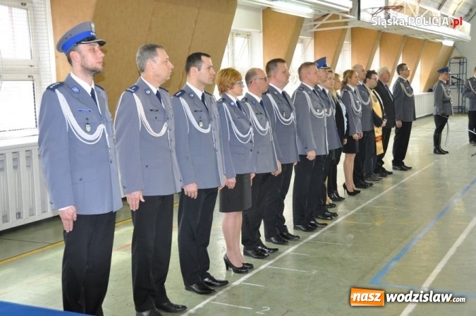 Zdjęcie w galerii na portalu naszwodzislaw.com: Śląski garnizon zasiliło dwudziestu nowych policjantów. Kiedy kolejny nabór do służby? wiadomości z regionu