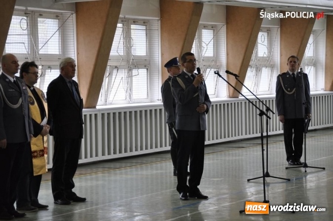 Zdjęcie w galerii na portalu naszwodzislaw.com: Śląski garnizon zasiliło dwudziestu nowych policjantów. Kiedy kolejny nabór do służby? wiadomości z regionu