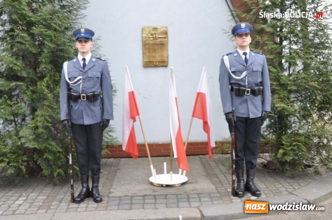 Zdjęcie w galerii na portalu naszwodzislaw.com: Śląski garnizon zasiliło dwudziestu nowych policjantów. Kiedy kolejny nabór do służby? wiadomości z regionu