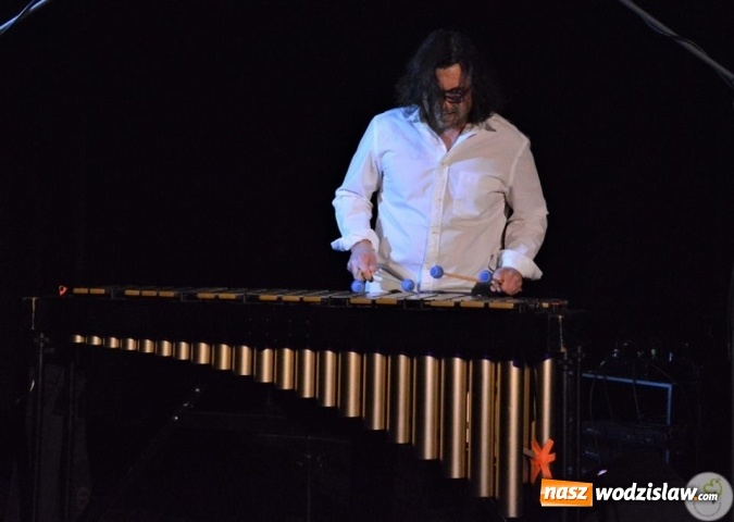 Zdjęcie w galerii na portalu naszwodzislaw.com: Głyk Duet na deskach radlińskiego MOK-u  wiadomości z regionu