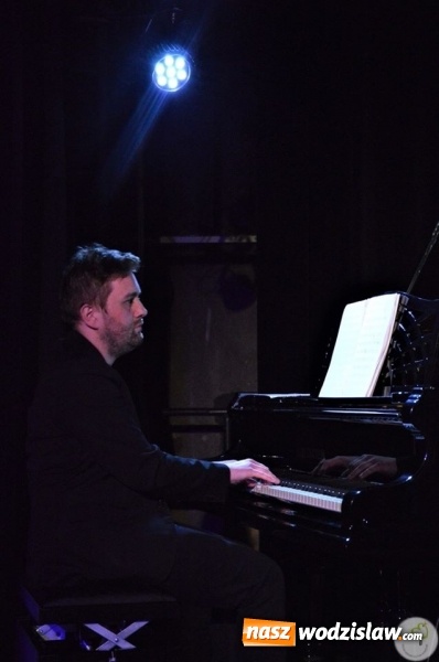 Zdjęcie w galerii na portalu naszwodzislaw.com: Głyk Duet na deskach radlińskiego MOK-u  wiadomości z regionu