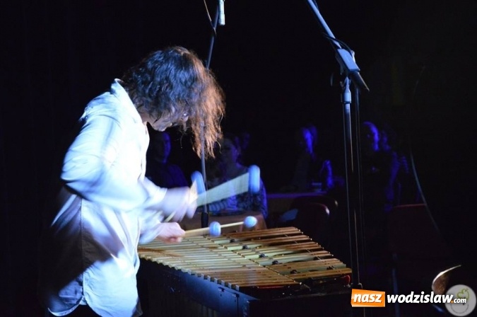 Zdjęcie w galerii na portalu naszwodzislaw.com: Głyk Duet na deskach radlińskiego MOK-u  wiadomości z regionu