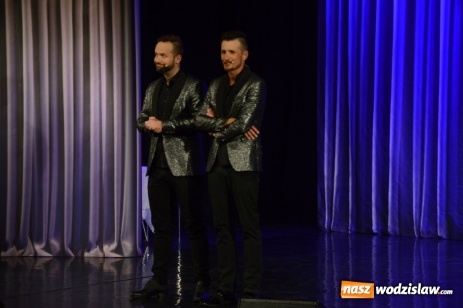 Zdjęcie w galerii na portalu naszwodzislaw.com: Kabaret Skeczów Męczących bawił w WCK wiadomości z regionu