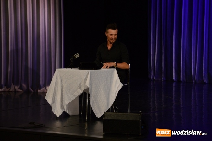 Zdjęcie w galerii na portalu naszwodzislaw.com: Kabaret Skeczów Męczących bawił w WCK wiadomości z regionu