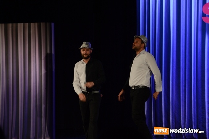 Zdjęcie w galerii na portalu naszwodzislaw.com: Kabaret Skeczów Męczących bawił w WCK wiadomości z regionu