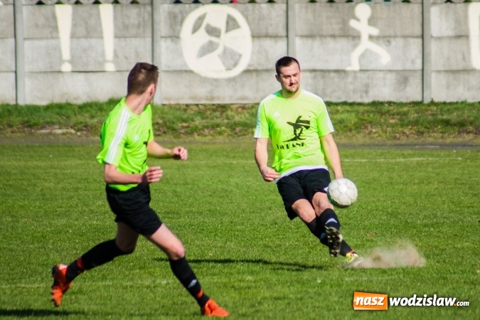 Zdjęcie w galerii na portalu naszwodzislaw.com: Spektakl jednego aktora w Tworkowie wiadomości z regionu