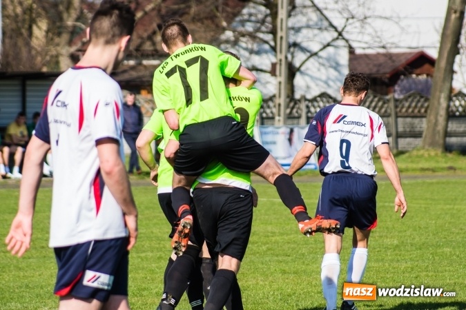 Zdjęcie w galerii na portalu naszwodzislaw.com: Spektakl jednego aktora w Tworkowie wiadomości z regionu