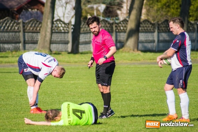 Zdjęcie w galerii na portalu naszwodzislaw.com: Spektakl jednego aktora w Tworkowie wiadomości z regionu