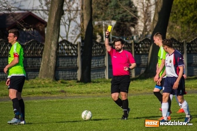 Zdjęcie w galerii na portalu naszwodzislaw.com: Spektakl jednego aktora w Tworkowie wiadomości z regionu