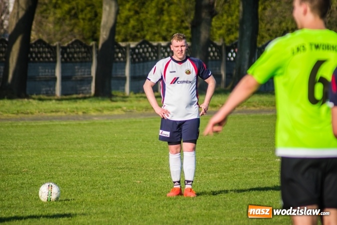 Zdjęcie w galerii na portalu naszwodzislaw.com: Spektakl jednego aktora w Tworkowie wiadomości z regionu