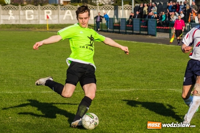 Zdjęcie w galerii na portalu naszwodzislaw.com: Spektakl jednego aktora w Tworkowie wiadomości z regionu