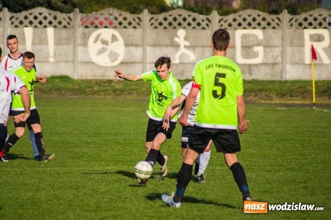 Zdjęcie w galerii na portalu naszwodzislaw.com: Spektakl jednego aktora w Tworkowie wiadomości z regionu