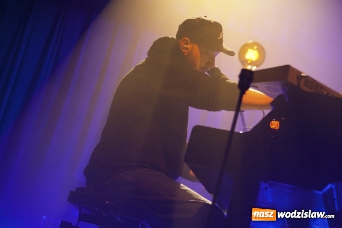 Zdjęcie w galerii na portalu naszwodzislaw.com: Przepiękny koncert Korteza w Rydułtowach. ZDJĘCIA  wiadomości z regionu