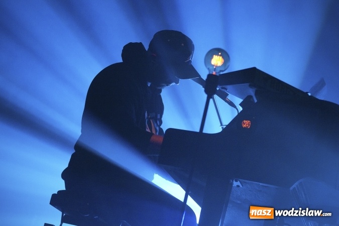 Zdjęcie w galerii na portalu naszwodzislaw.com: Przepiękny koncert Korteza w Rydułtowach. ZDJĘCIA  wiadomości z regionu