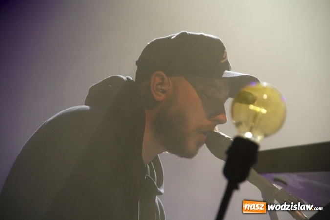 Zdjęcie w galerii na portalu naszwodzislaw.com: Przepiękny koncert Korteza w Rydułtowach. ZDJĘCIA  wiadomości z regionu