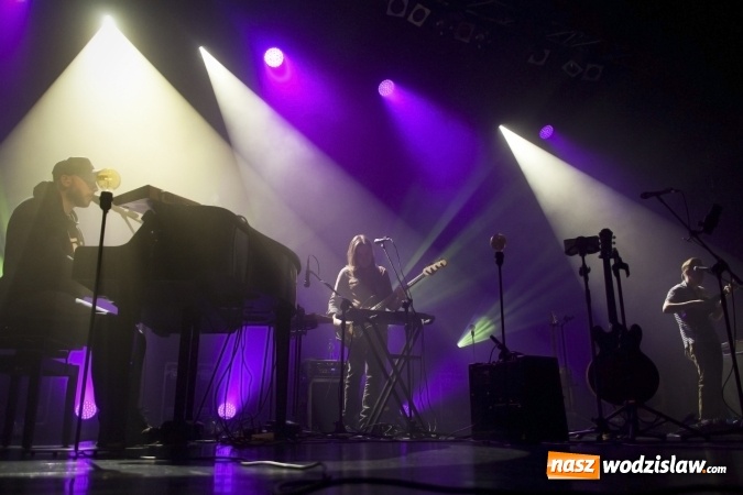 Zdjęcie w galerii na portalu naszwodzislaw.com: Przepiękny koncert Korteza w Rydułtowach. ZDJĘCIA  wiadomości z regionu