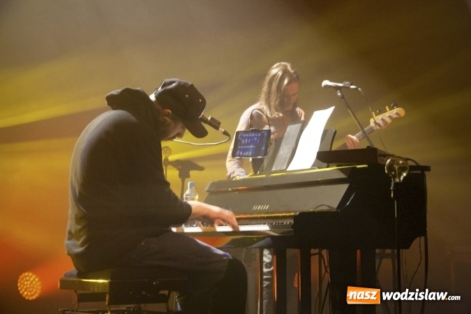 Zdjęcie w galerii na portalu naszwodzislaw.com: Przepiękny koncert Korteza w Rydułtowach. ZDJĘCIA  wiadomości z regionu