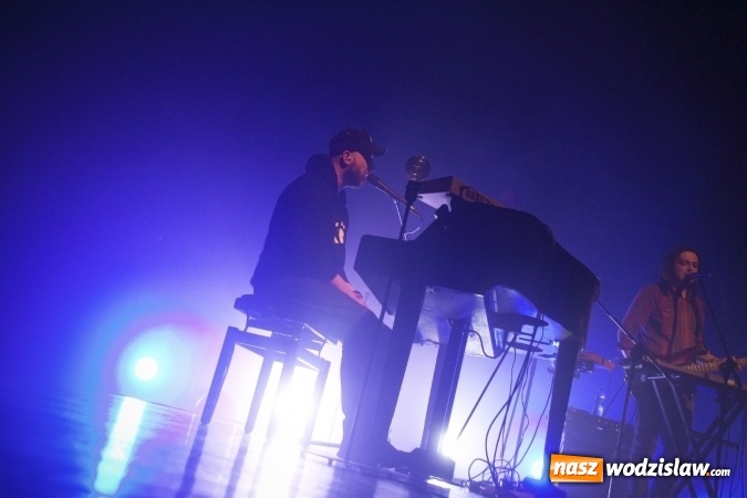 Zdjęcie w galerii na portalu naszwodzislaw.com: Przepiękny koncert Korteza w Rydułtowach. ZDJĘCIA  wiadomości z regionu