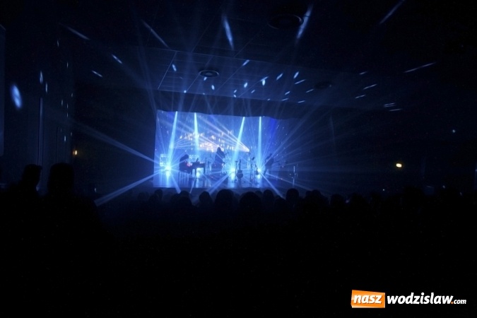 Zdjęcie w galerii na portalu naszwodzislaw.com: Przepiękny koncert Korteza w Rydułtowach. ZDJĘCIA  wiadomości z regionu