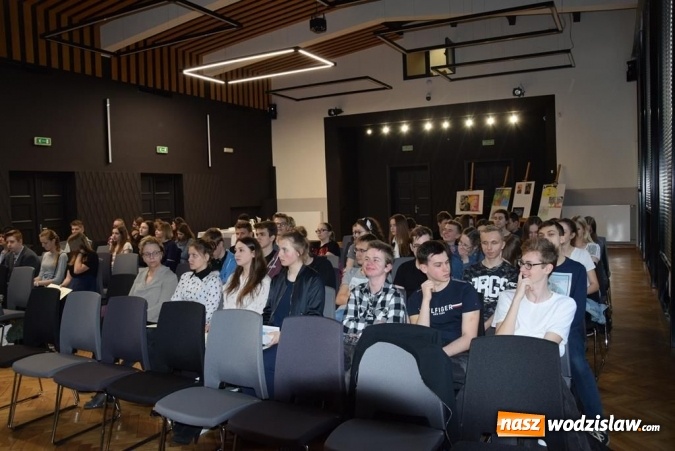 Zdjęcie w galerii na portalu naszwodzislaw.com: Z lekturami za pan brat. WYNIKI wiadomości z regionu