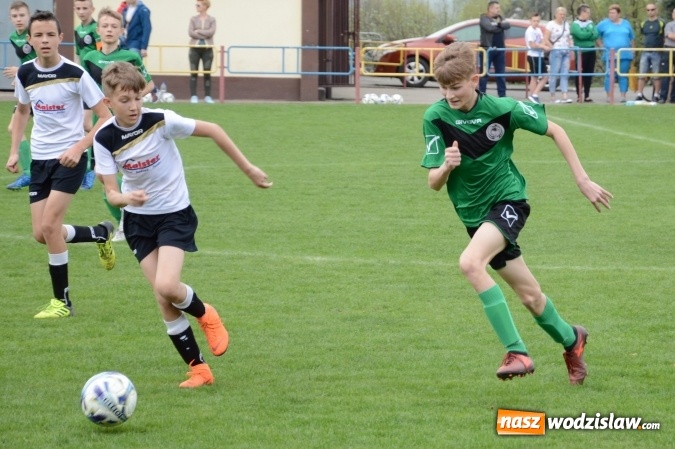Zdjęcie w galerii na portalu naszwodzislaw.com: Rogów przegrywa. Trampkarze z Moszczenicy lepsi! ZDJĘCIA wiadomości z regionu