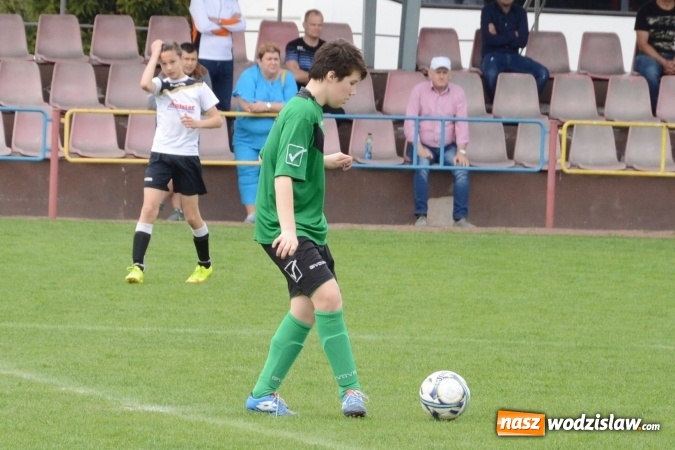 Zdjęcie w galerii na portalu naszwodzislaw.com: Rogów przegrywa. Trampkarze z Moszczenicy lepsi! ZDJĘCIA wiadomości z regionu